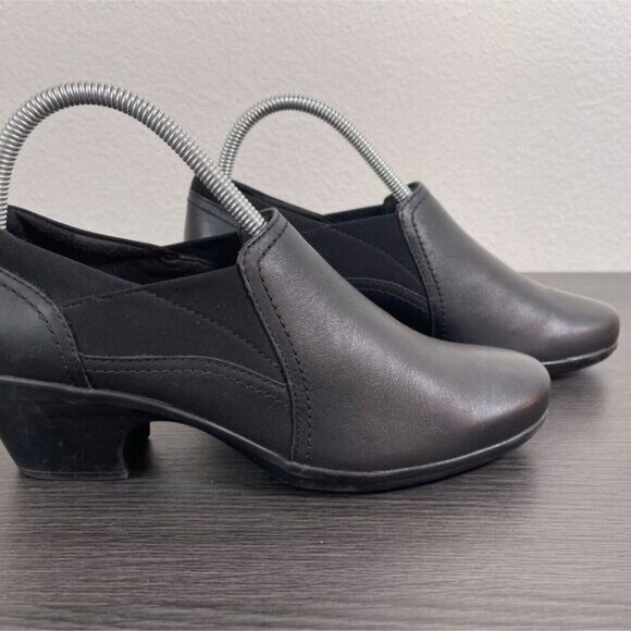 Used Clarks Emily Amelia Loafer Women 8.5 US Black PU Leather Slip-On Ortholite - Picture 1 of 10